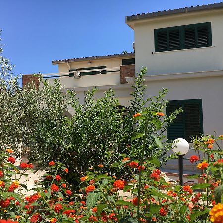 Villa Del Falso Pepe Avola Luaran gambar