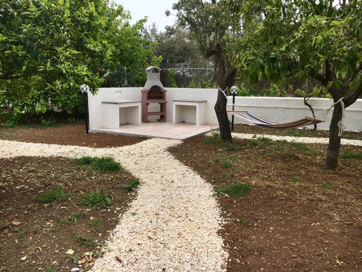 Villa Del Falso Pepe Avola Luaran gambar